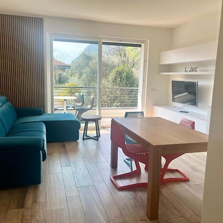 Emma‘s Riva-Dream - sonnige 2-Zimmer-Wohnung mit Garage und Balkon in Riva del Garda Exterior foto